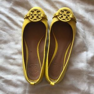 Tory Burch yellow ballet flats (new) size 5.5